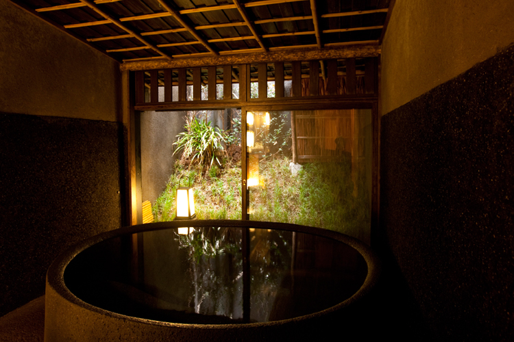 Yugyotei Semi-Outdoor bath